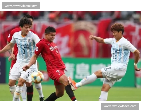 蔚山现代迎战上海申花亚冠焦点对决东西强队实力碰撞前瞻